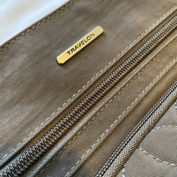 Travelon Anti-Theft Classic N/S Crossbody - Picture 3 of 12